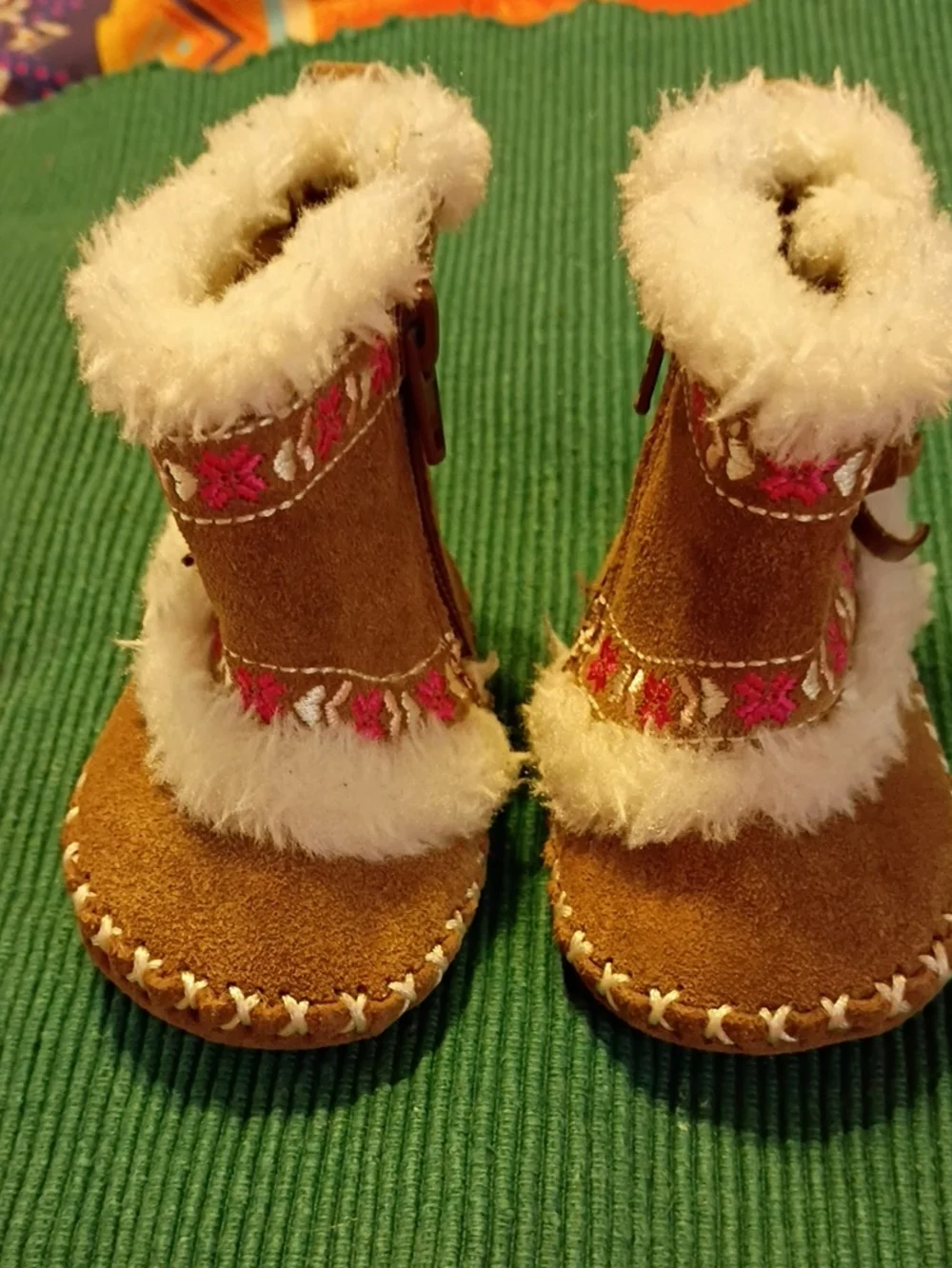 Cozy Brown Faux-Fur Lined Kids Boots with Pink Stitch Detail